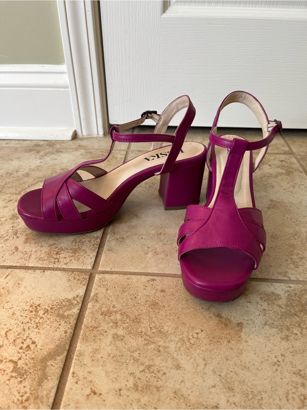Women’s Esska Fuchsia Leather T-strap Leather Platform Charlie Heels Size 8